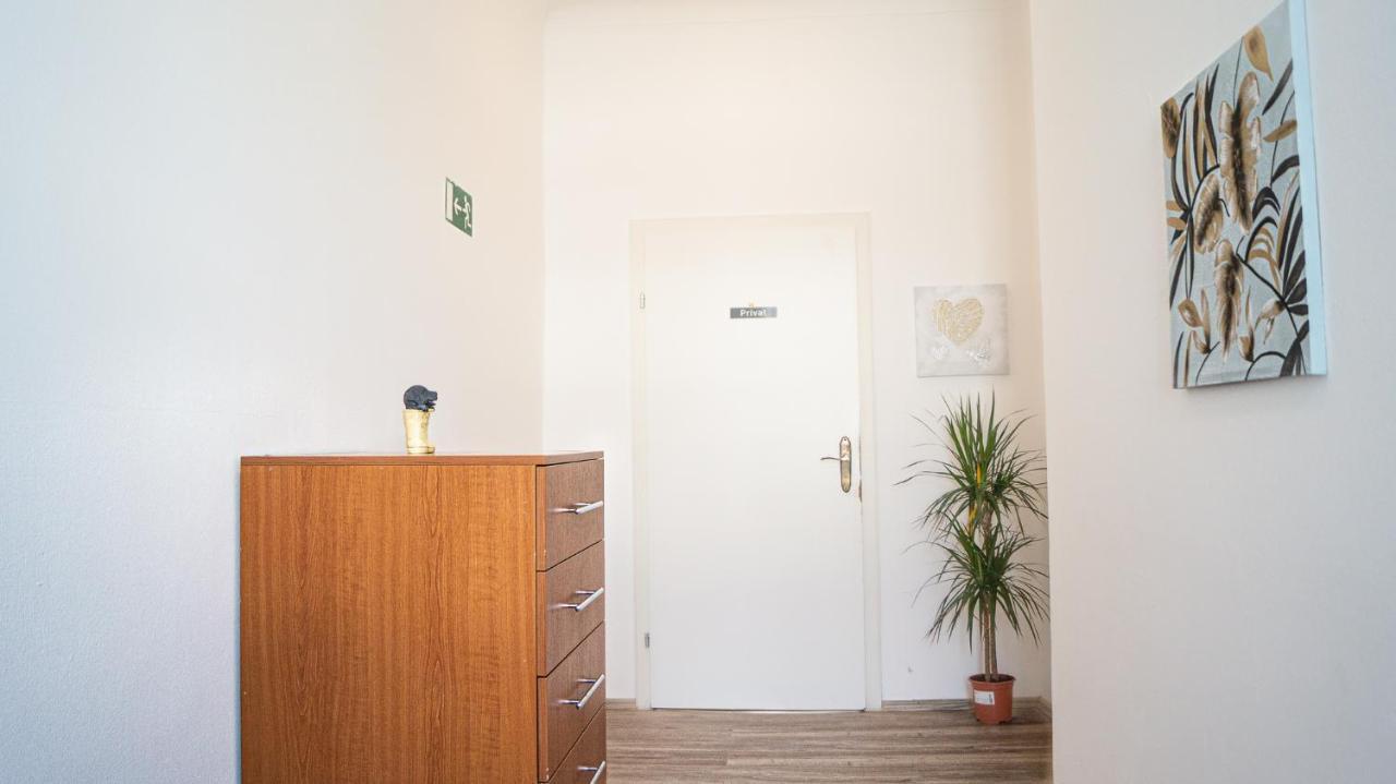 Spacious Shared Apartment Schoenbrunn Wien Exterior foto